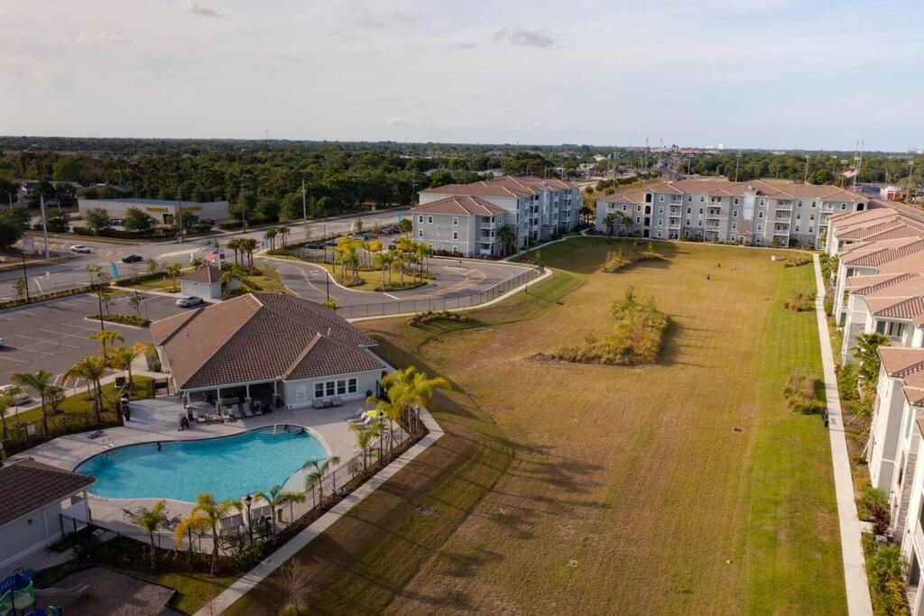 Elegant 1Br/1Ba Condo With Pool, Gym And Laundry Мельбурн Екстер'єр фото