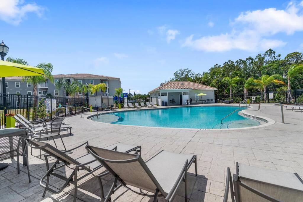 Elegant 1Br/1Ba Condo With Pool, Gym And Laundry Мельбурн Екстер'єр фото